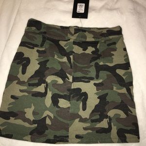 Fashion nova camo skirt NEW with tags